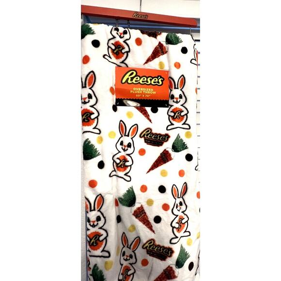 REESES Peanut Butter Cups EASTER Bunny-Oversized 60x70 Bunny & Carrots - Picture 1 of 5